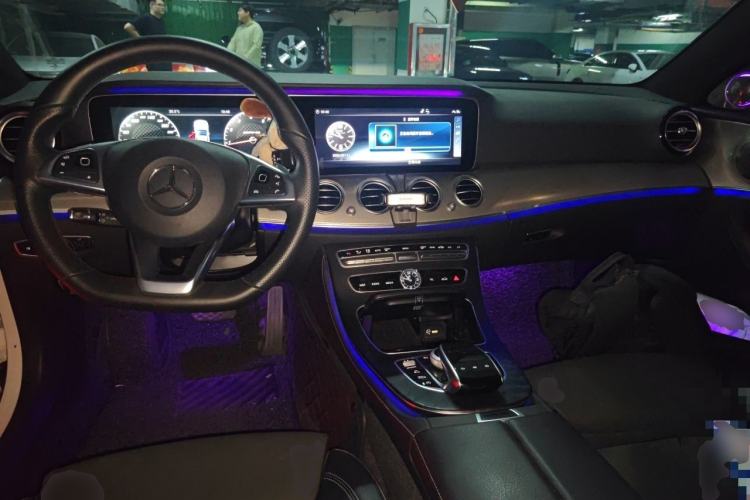 Used Mercedes-Benz E-Class 2018 E 200 Sport Edition Center Console