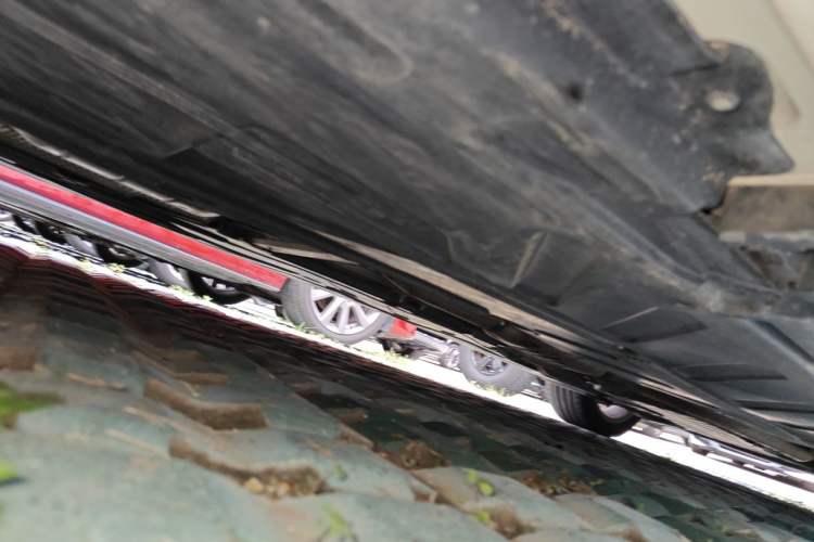 Used Mercedes-Benz E-Class 2018 E 300 L Sporty and Stylish Model Chassis Rear Right