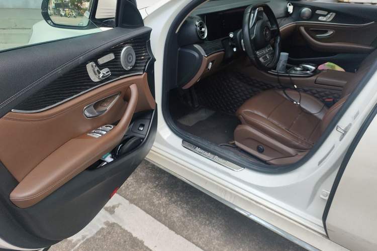 Used Mercedes-Benz E-Class 2018 Restyled E 300 L Sporty and Stylish Edition Driver Seat