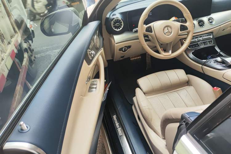 Used Mercedes-Benz E-Class 2018 E 200 4MATIC Coupe Driver Seat