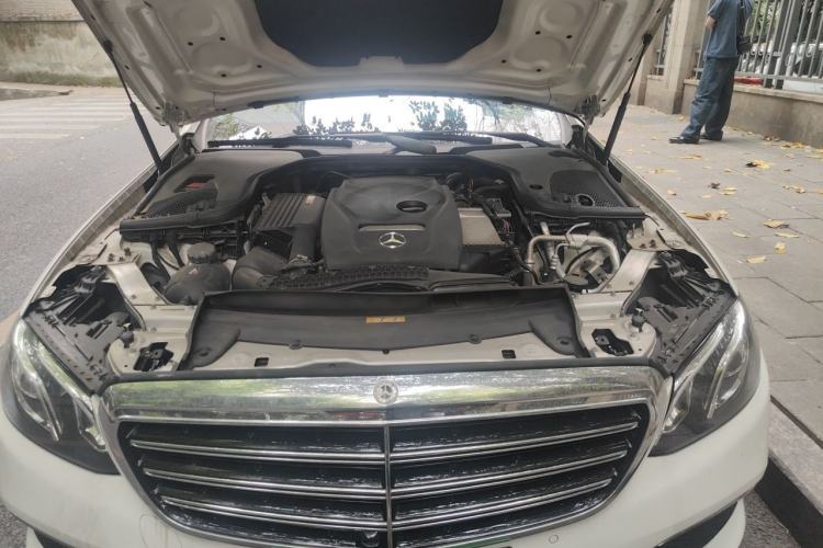 Used Mercedes-Benz E-Class 2018 E 300 L Luxury Model Engine Bay