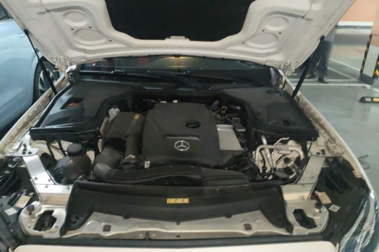 Used Mercedes-Benz E-Class 2018 E 200 Convertible Coupe Engine Bay