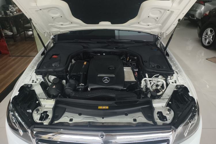 Used Mercedes-Benz E-Class 2018 Facelift E 300 L Luxury Edition Engine Bay