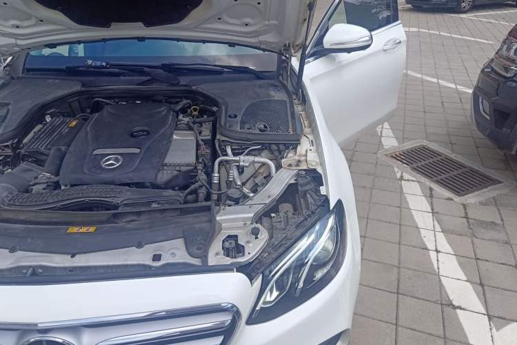 Used Mercedes-Benz E-Class 2018 E 300 L Sport Luxury Edition Engine Bay Left