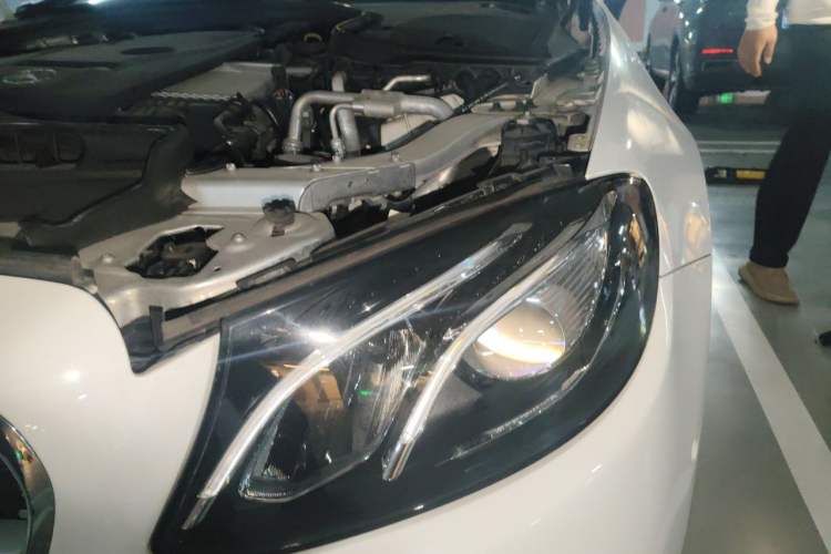 Used Mercedes-Benz E-Class 2018 E 200 Convertible Coupe Engine Bay Left