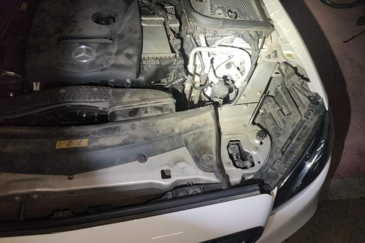Used Mercedes-Benz E-Class 2018 E 300 L Sporty and Stylish Model Engine Bay Left