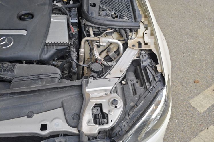 Used Mercedes-Benz E-Class 2018 E 200 L Sport Edition Engine Bay Left