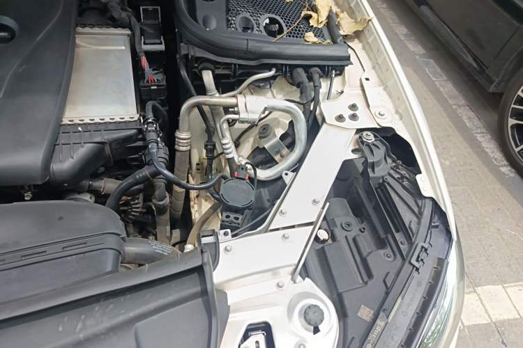 Used Mercedes-Benz E-Class 2018 Facelift E 200 L Sport Edition Engine Bay Left