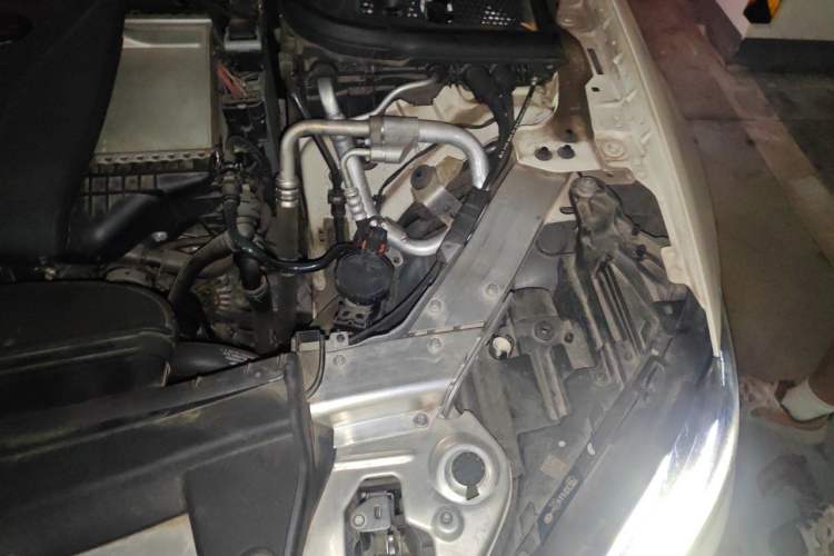 Used Mercedes-Benz E-Class 2018 Facelift E 200 L Sport Edition Engine Bay Left