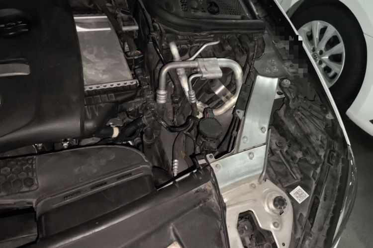 Used Mercedes-Benz E-Class 2018 E 200 Convertible Coupe Engine Bay Left