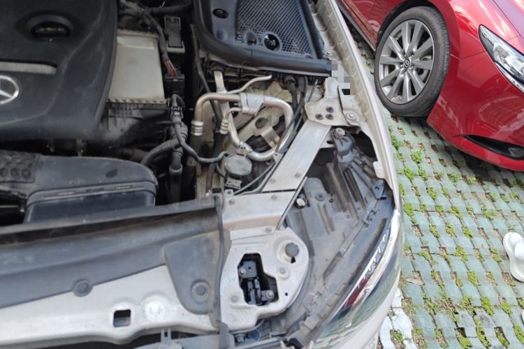 Used Mercedes-Benz E-Class 2018 E 300 L Sporty and Stylish Model Engine Bay Left