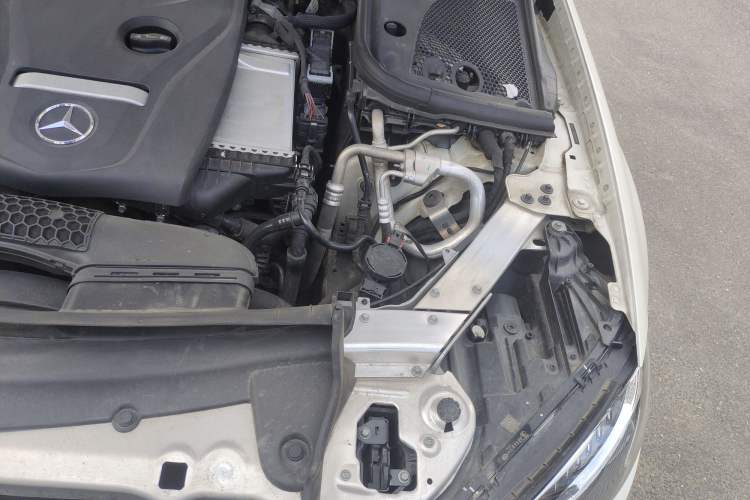 Used Mercedes-Benz E-Class 2018 E 200 L Sport Edition Engine Bay Left