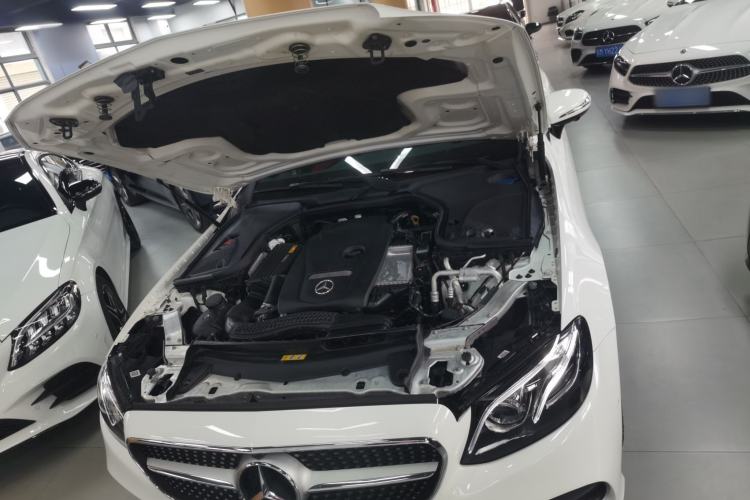Used Mercedes-Benz E-Class 2018 E 300 Coupe Engine Bay
