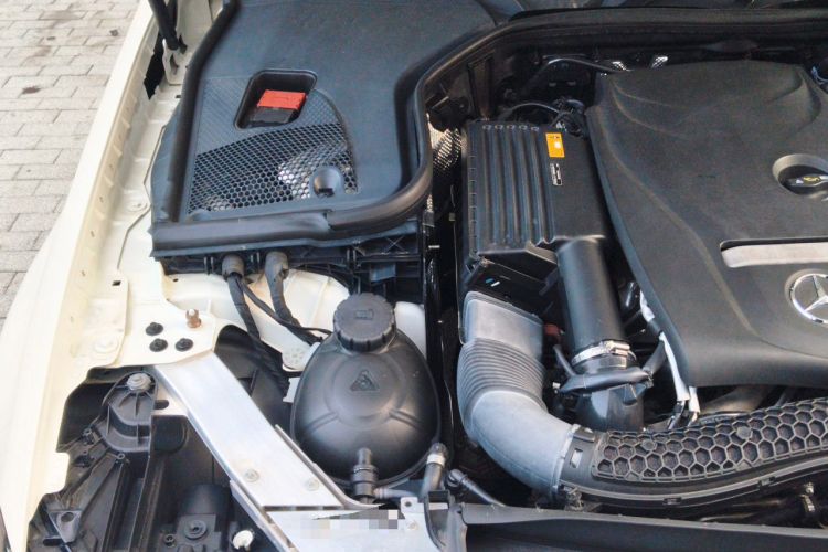 Used Mercedes-Benz E-Class 2018 E 300 L Sporty and Stylish Model Engine Bay Right