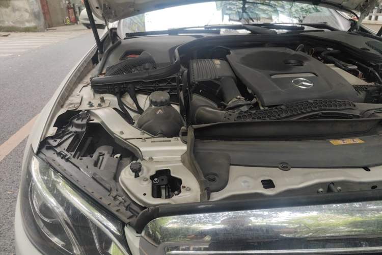 Used Mercedes-Benz E-Class 2018 E 300 L Luxury Model Engine Bay Right
