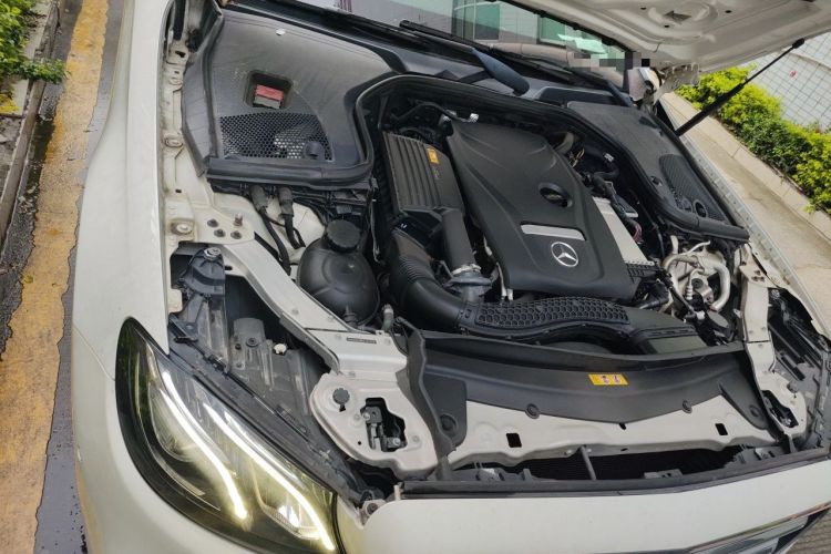 Used Mercedes-Benz E-Class 2018 E 200 L Sport Edition Engine Bay Right