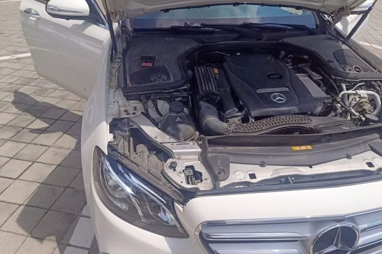 Used Mercedes-Benz E-Class 2018 E 300 L Sport Luxury Edition Engine Bay Right
