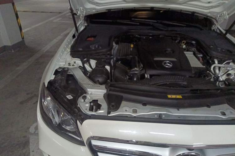 Used Mercedes-Benz E-Class 2018 Restyled E 300 L Sport Luxury Edition Engine Bay Right