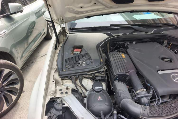 Used Mercedes-Benz E-Class 2018 E 200 L Sport Edition Engine Bay Right