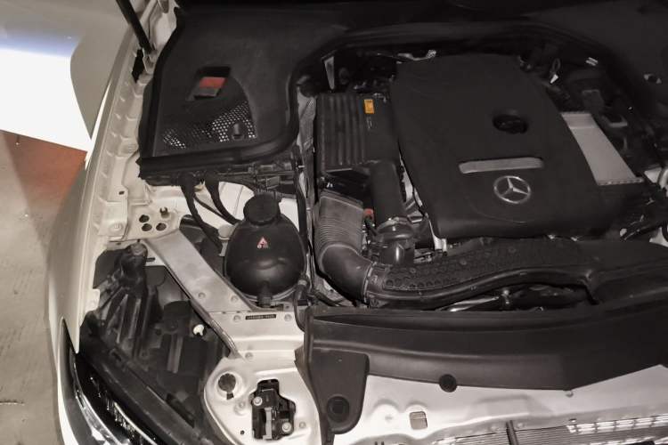 Used Mercedes-Benz E-Class 2018 Restyled E 300 L Sport Luxury Edition Engine Bay Right