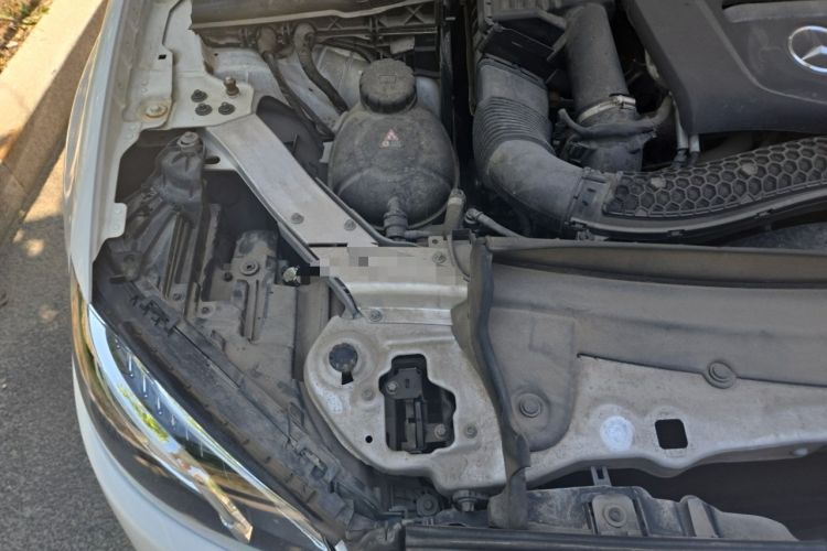 Used Mercedes-Benz E-Class 2018 Facelift E 200 L Engine Bay Right