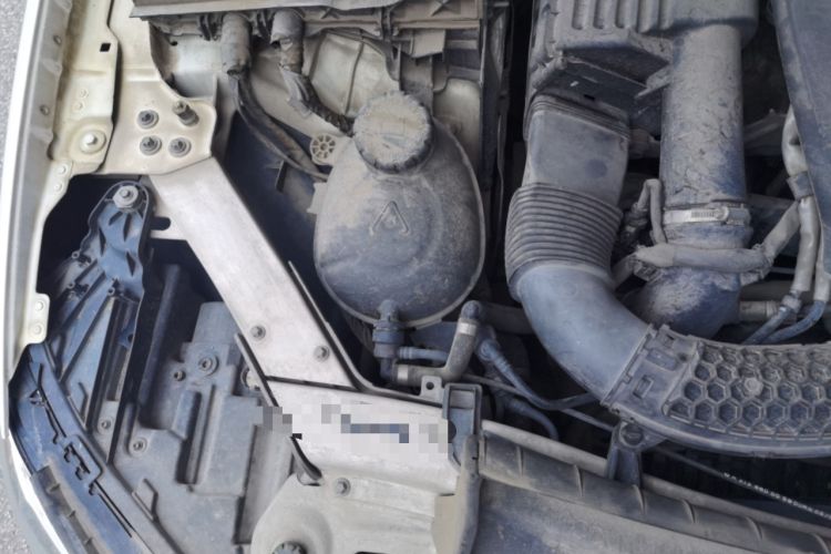 Used Mercedes-Benz E-Class 2018 Facelift E 300 L Luxury Edition Engine Bay Right