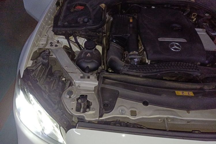 Used Mercedes-Benz E-Class 2018 E 300 Sport Edition Engine Bay Right