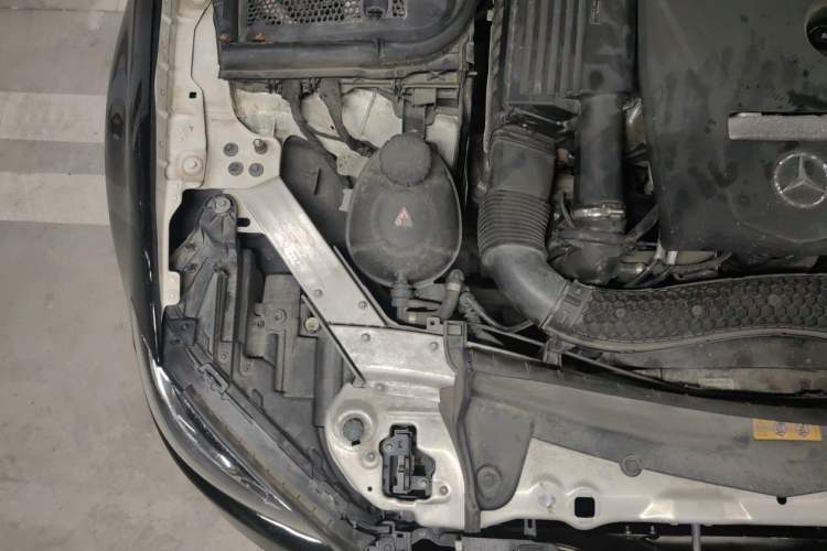 Used Mercedes-Benz E-Class 2018 Facelift E 200 L Sport Edition Engine Bay Right