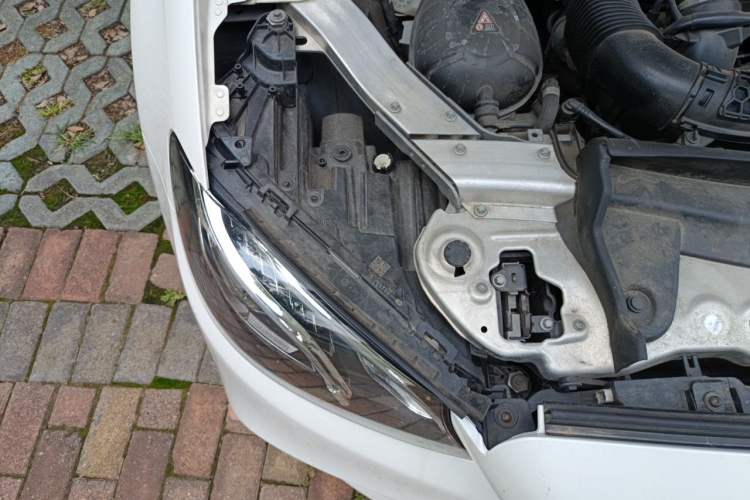 Used Mercedes-Benz E-Class 2018 Facelift E 200 L Sport Edition Engine Bay Right
