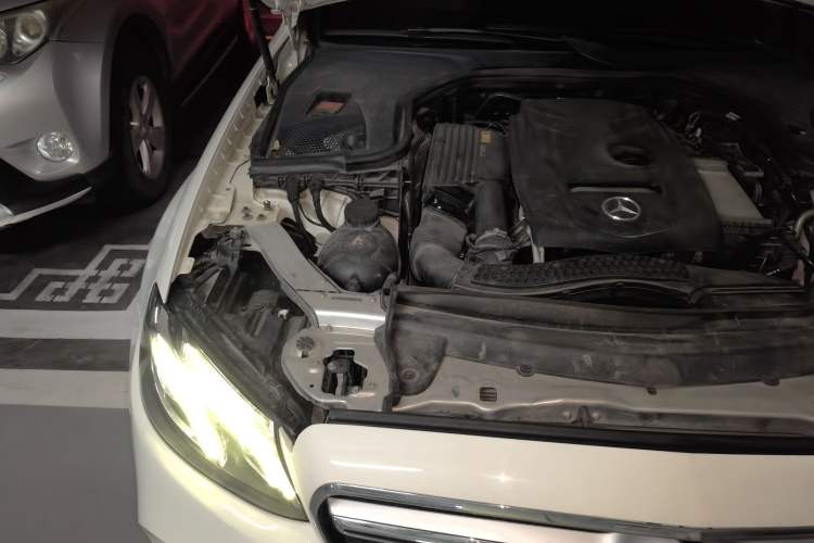 Used Mercedes-Benz E-Class 2018 Restyled E 300 L Sporty and Stylish Edition Engine Bay Right