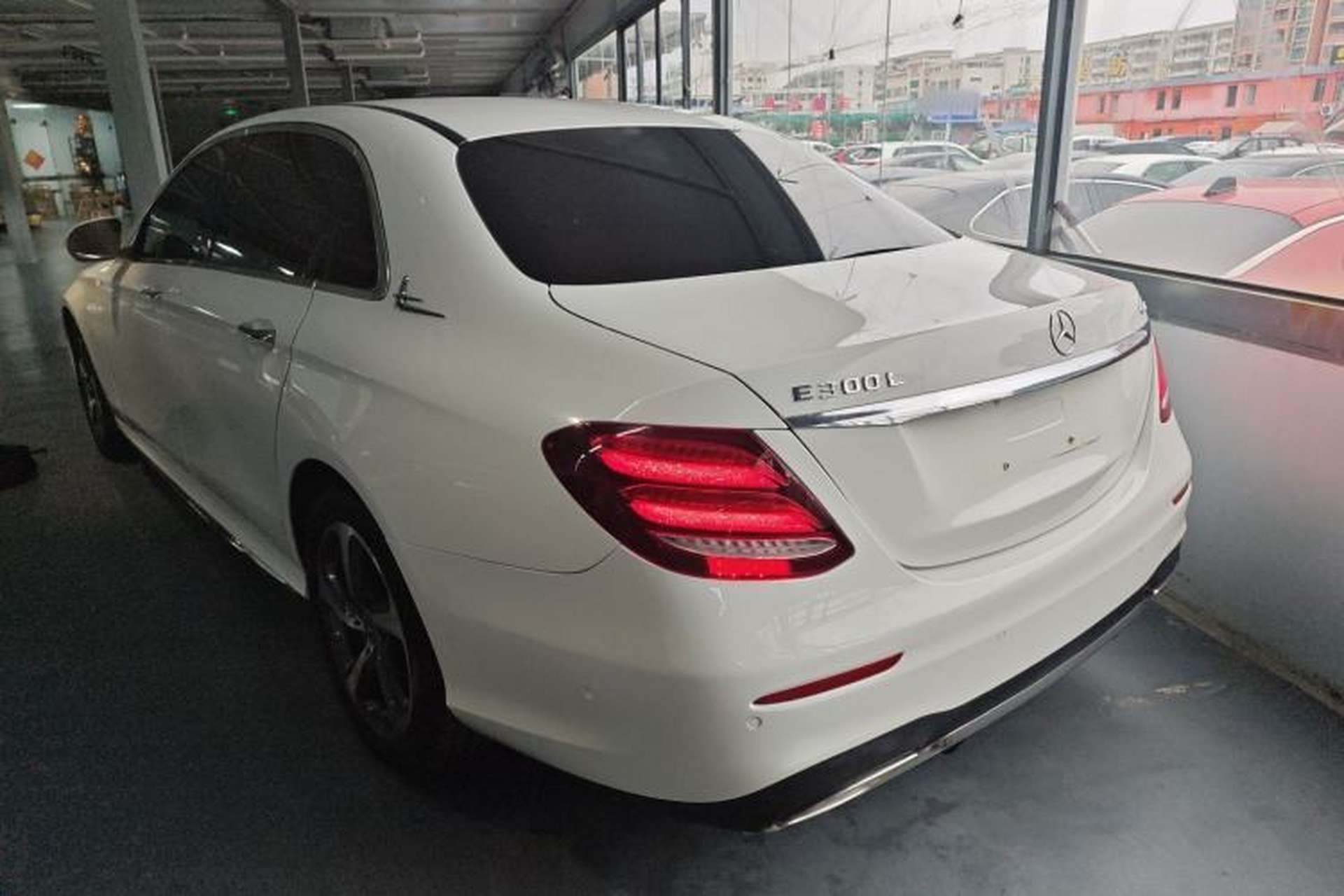 Used Mercedes-Benz E-Class 2018 Facelift E 200 L Sport 4MATIC Exterior 2