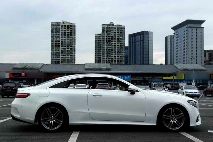 Used Mercedes-Benz E-Class 2018 E 200 Coupe Exterior 3