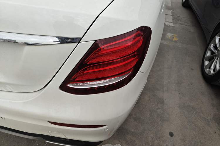 Used Mercedes-Benz E-Class 2018 Facelift E 200 L Sport Edition Exterior 3
