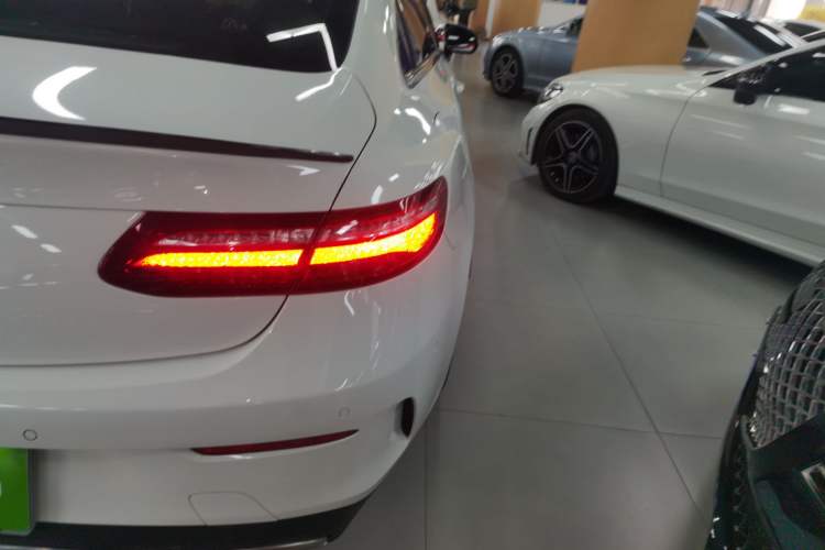 Used Mercedes-Benz E-Class 2018 E 300 Coupe Exterior 3