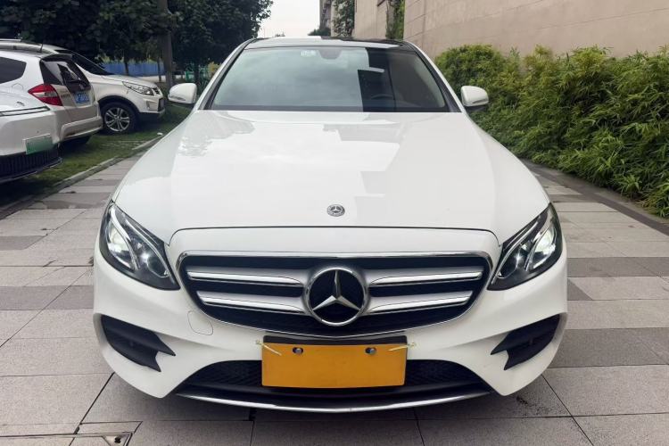 Used Mercedes-Benz E-Class 2018 E 300 L Sporty and Stylish Model Exterior 4