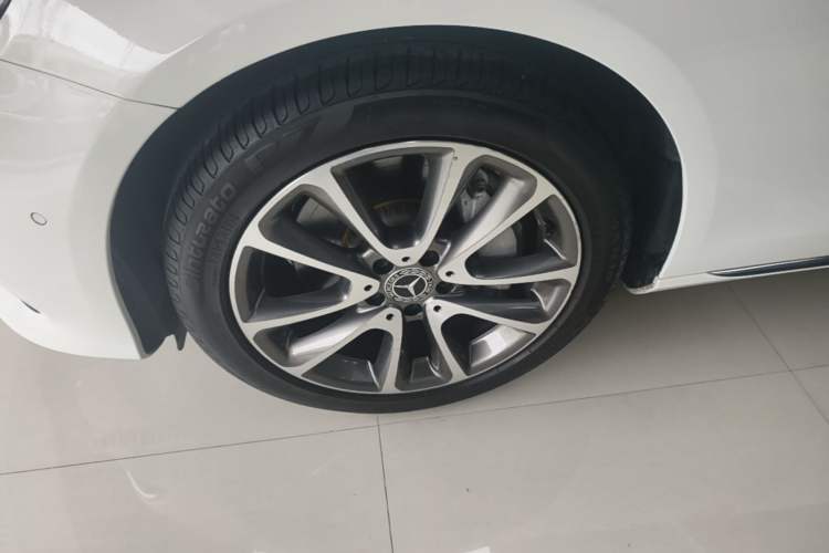 Used Mercedes-Benz E-Class 2018 Facelift E 300 L Luxury Edition Exterior 4