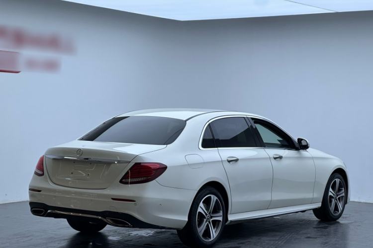 Used Mercedes-Benz E-Class 2018 Facelift E 200 L Sport Edition Exterior 4
