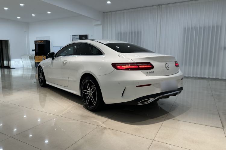Used Mercedes-Benz E-Class 2018 E 300 Coupe Exterior 4