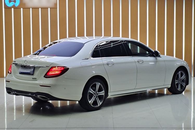 Used Mercedes-Benz E-Class 2018 Facelift E 200 L Sport Edition Exterior 4