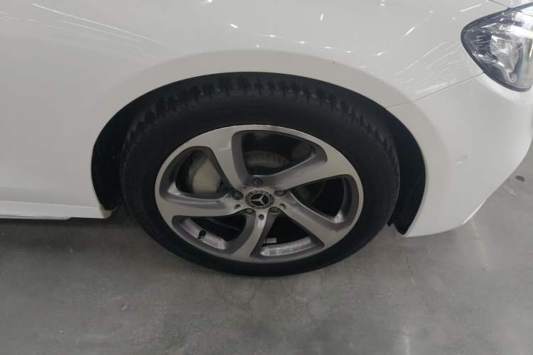 Used Mercedes-Benz E-Class 2018 E 300 L Sport Luxury Edition Exterior 4