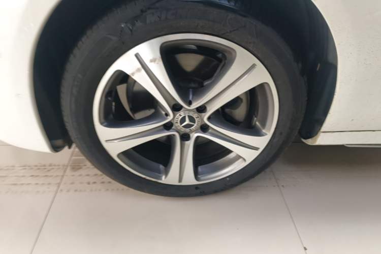 Used Mercedes-Benz E-Class 2018 E 200 L Sport Edition Exterior 4