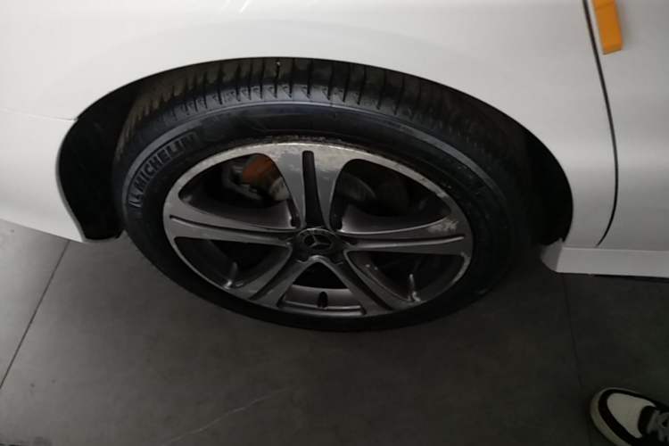 Used Mercedes-Benz E-Class 2018 Facelift E 200 L Sport Edition Exterior 5