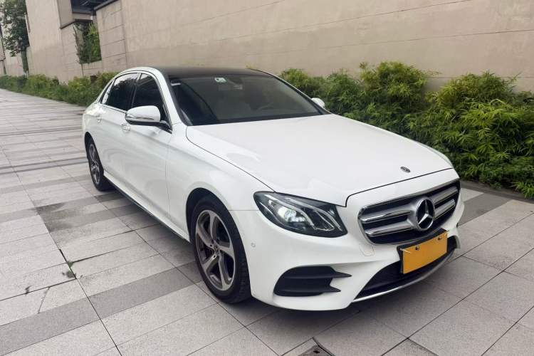Used Mercedes-Benz E-Class 2018 E 300 L Sporty and Stylish Model Exterior 5
