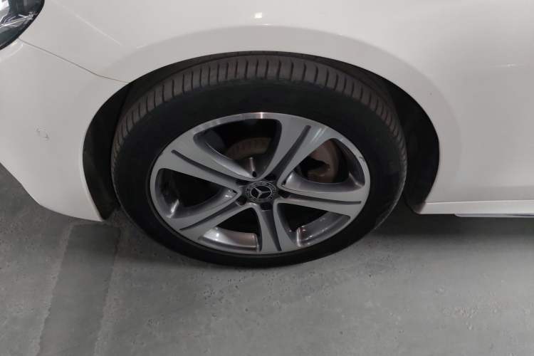 Used Mercedes-Benz E-Class 2018 Facelift E 200 L Sport Edition Exterior 7