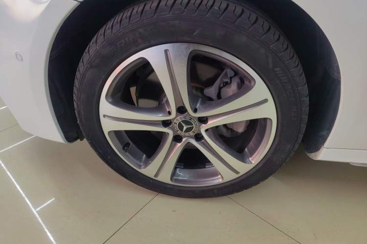 Used Mercedes-Benz E-Class 2018 Facelift E 200 L Sport Edition Exterior 7