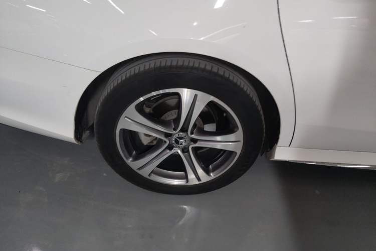 Used Mercedes-Benz E-Class 2018 Facelift E 200 L Sport Edition Exterior 8