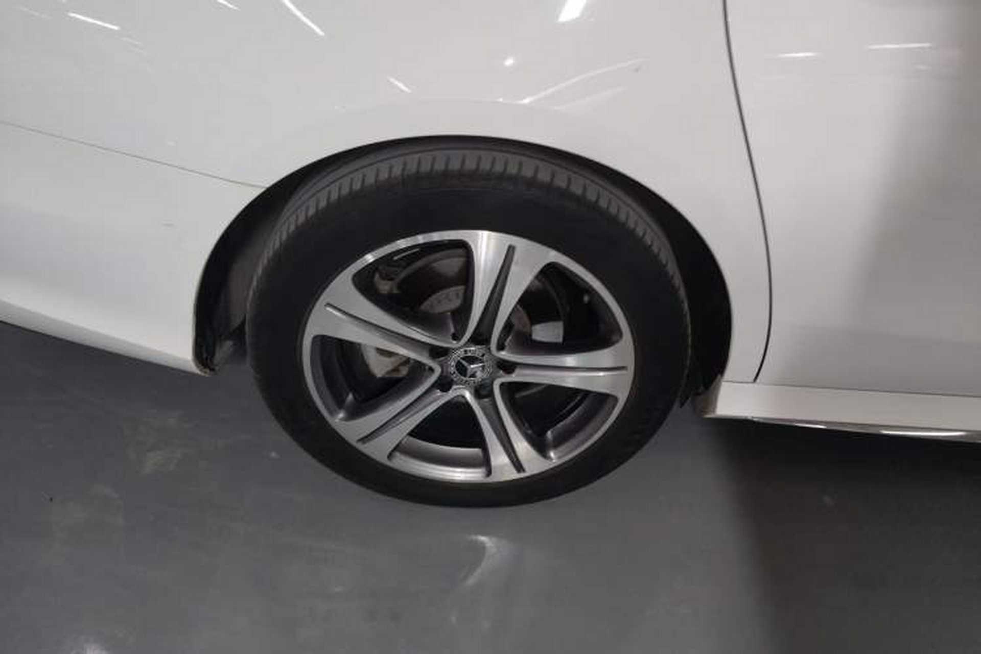 Used Mercedes-Benz E-Class 2018 Facelift E 200 L Sport Edition Exterior 8