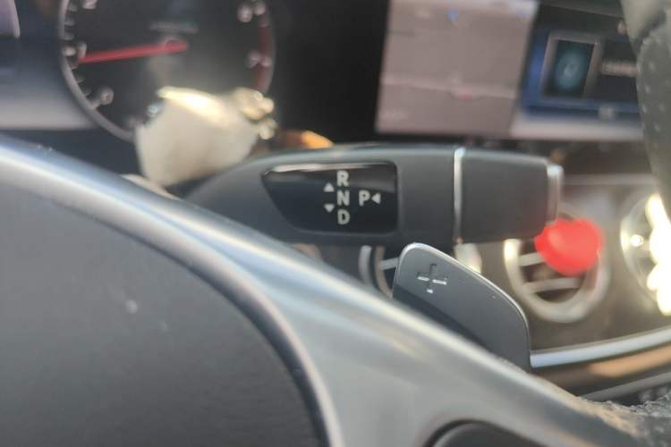 Used Mercedes-Benz E-Class 2018 Restyled E 300 L Sport Luxury Edition Gear Lever