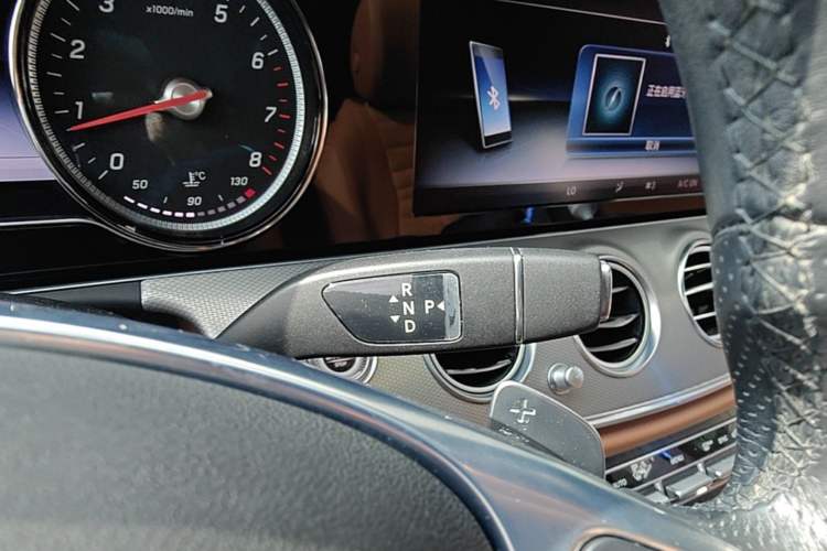 Used Mercedes-Benz E-Class 2018 E 200 Sport 4MATIC Gear Lever