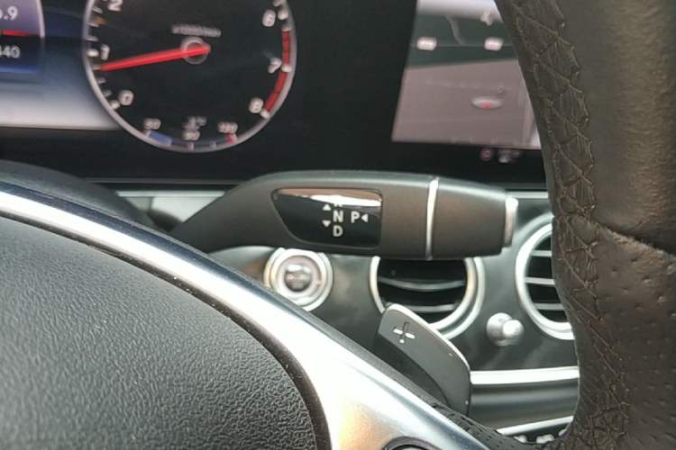 Used Mercedes-Benz E-Class 2018 Facelift E 200 L Sport Edition Gear Lever